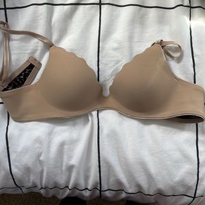 Wacoal b tempted bra 32B